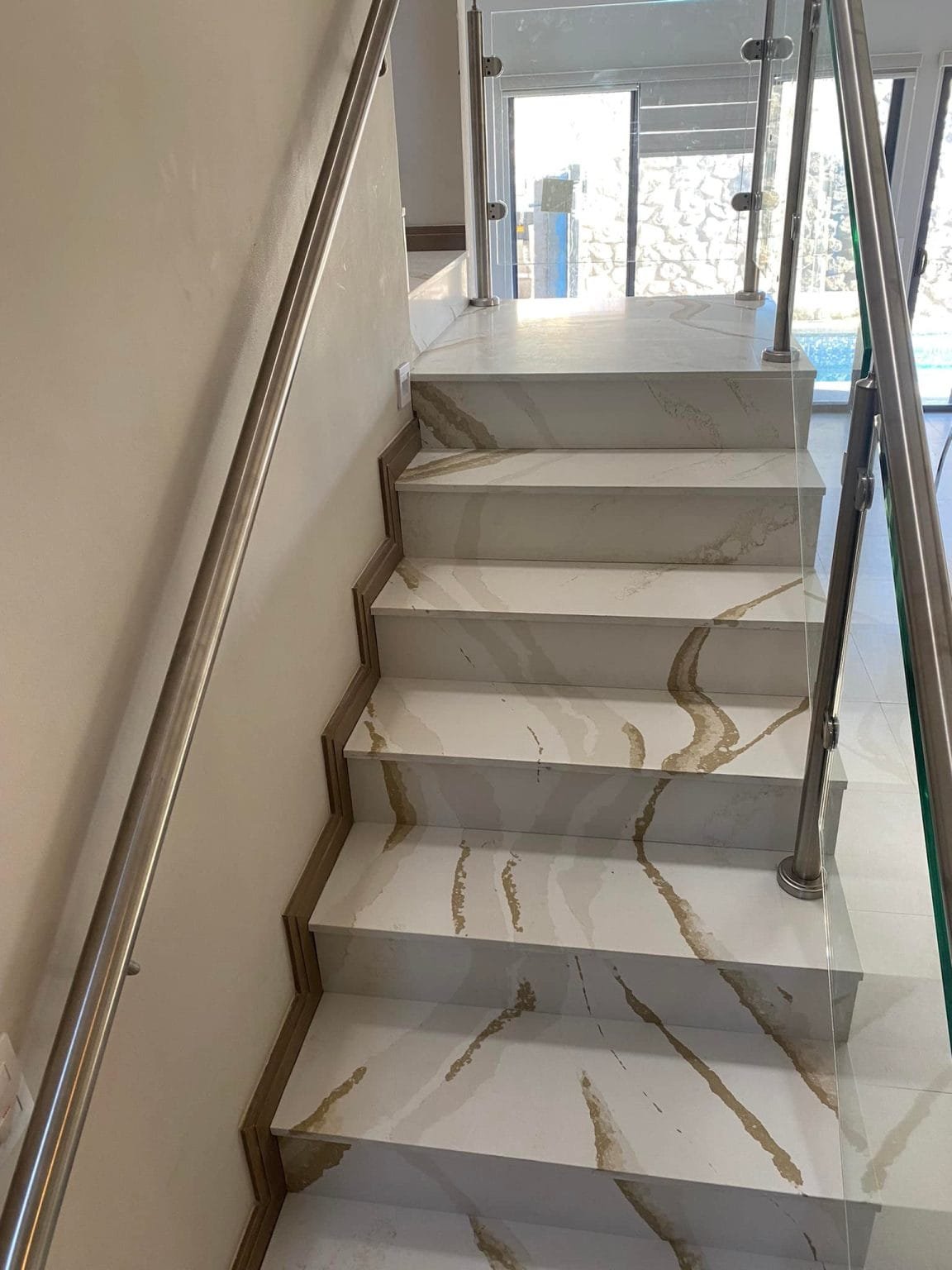 Using Quartz Calacatta to Make Stairs - Horizon Quartz