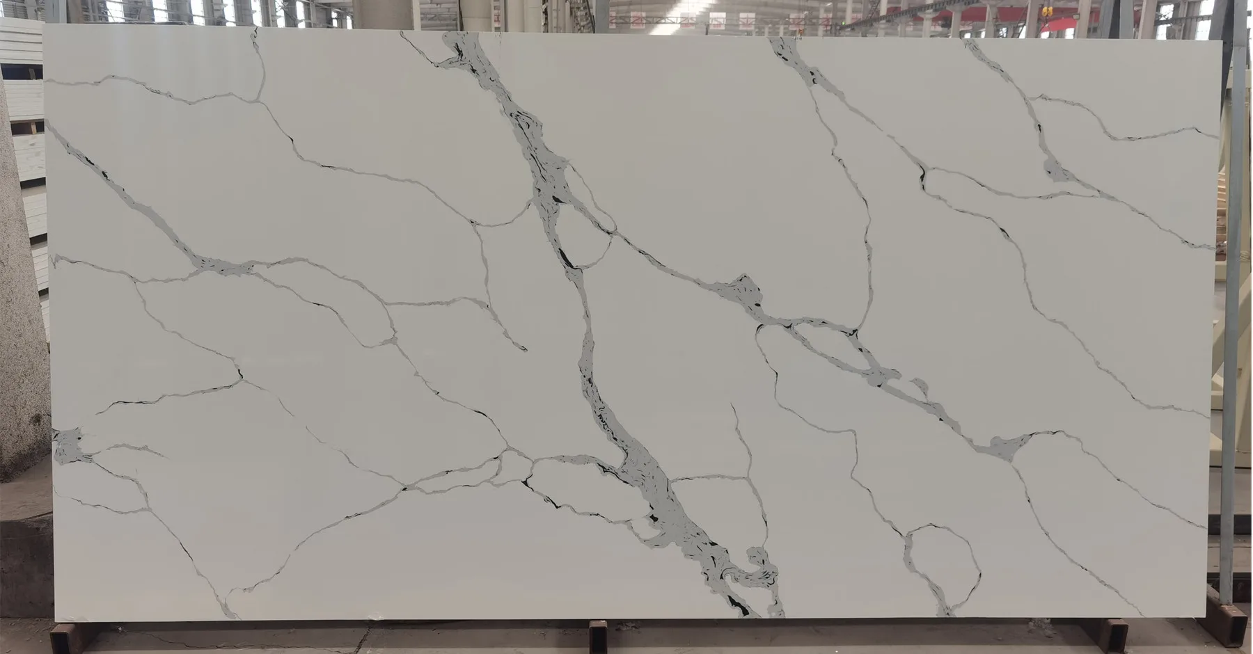 Quartz Calacatta 6890 Slab Horizon