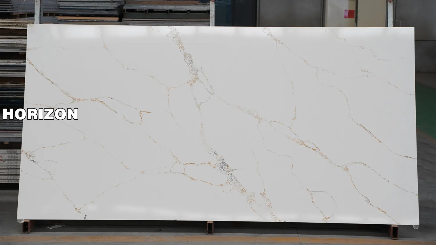 Model 9025 - Quartz Calacatta With Thin Gold Lines