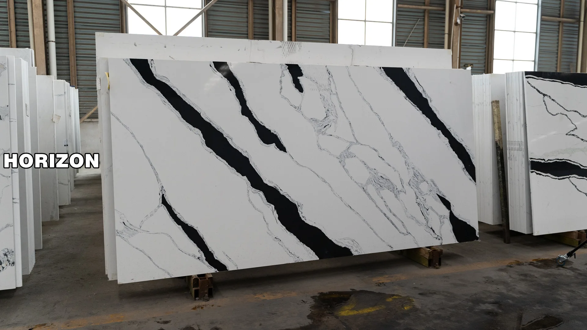 Quartz Calacatta 1220 With Black Veins