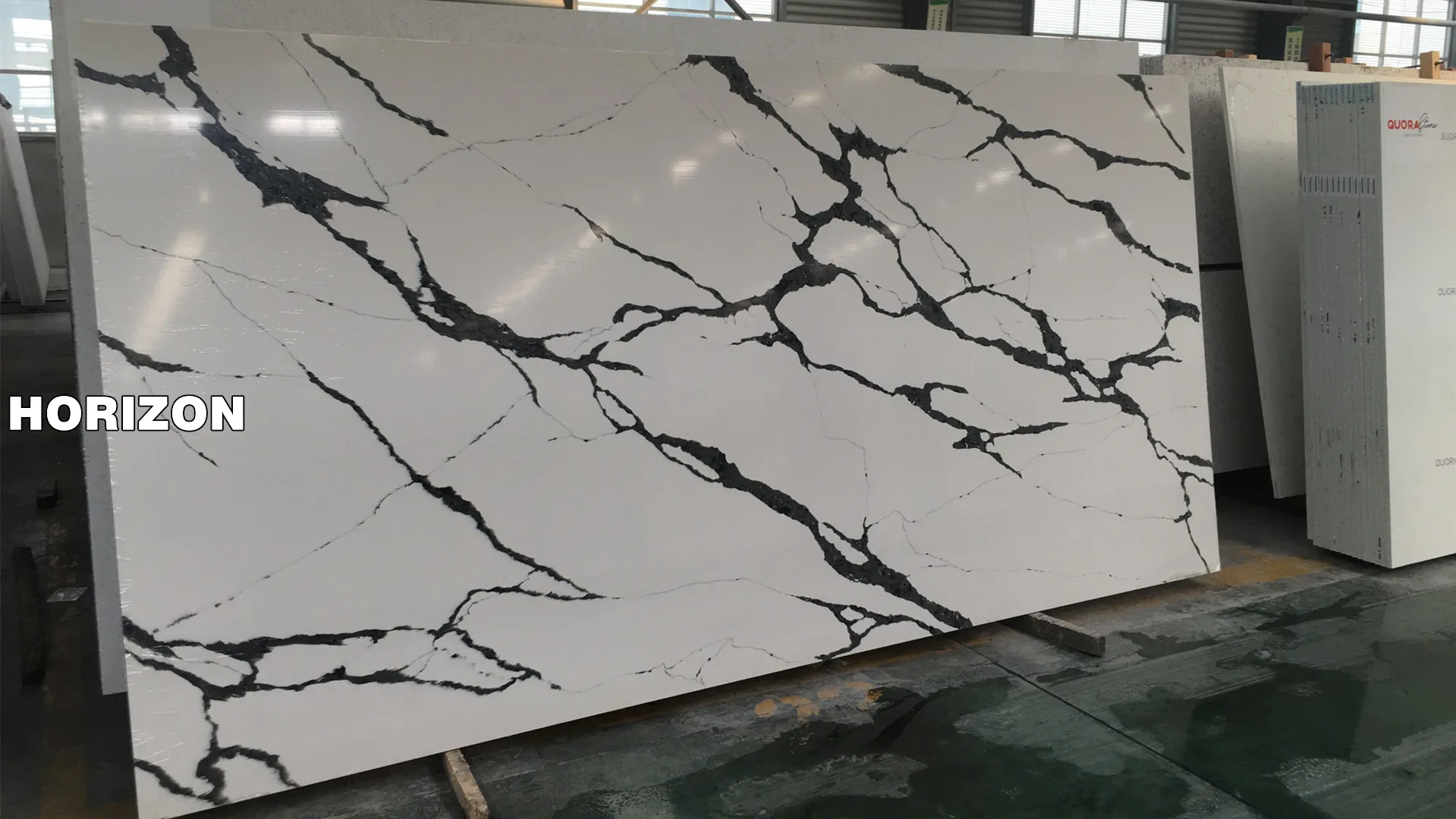 Quartz Calacatta 6052 With Black Veins