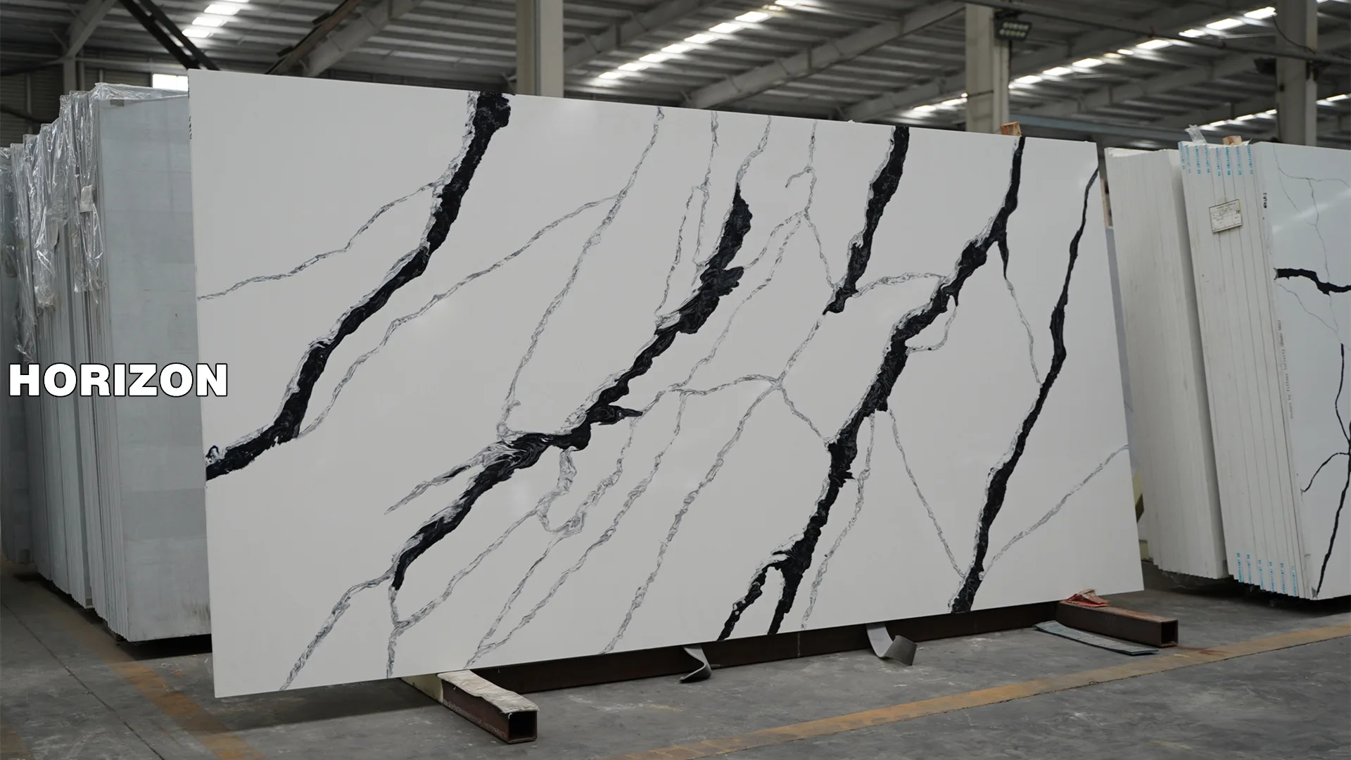 Quartz Calacatta 6816 With Black Veins