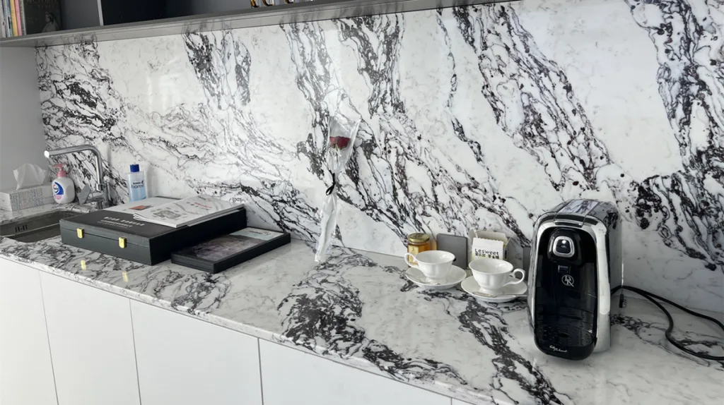 Quartz Slabs Made Countertop - Horizon